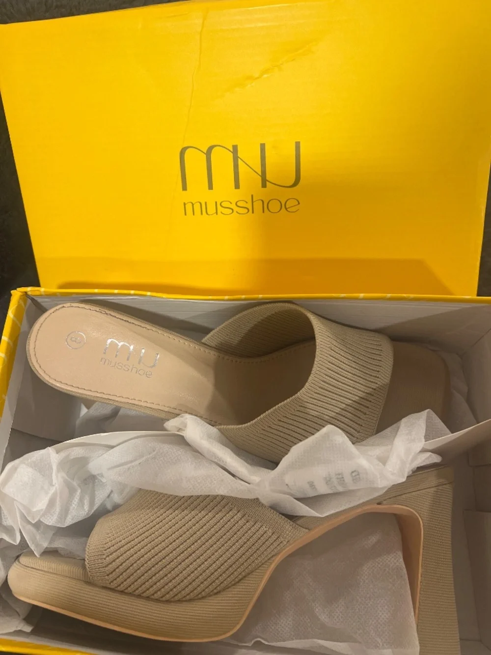 LIKE NEW MUSSHOE HIGH PLATFORM SANDAL KNIT